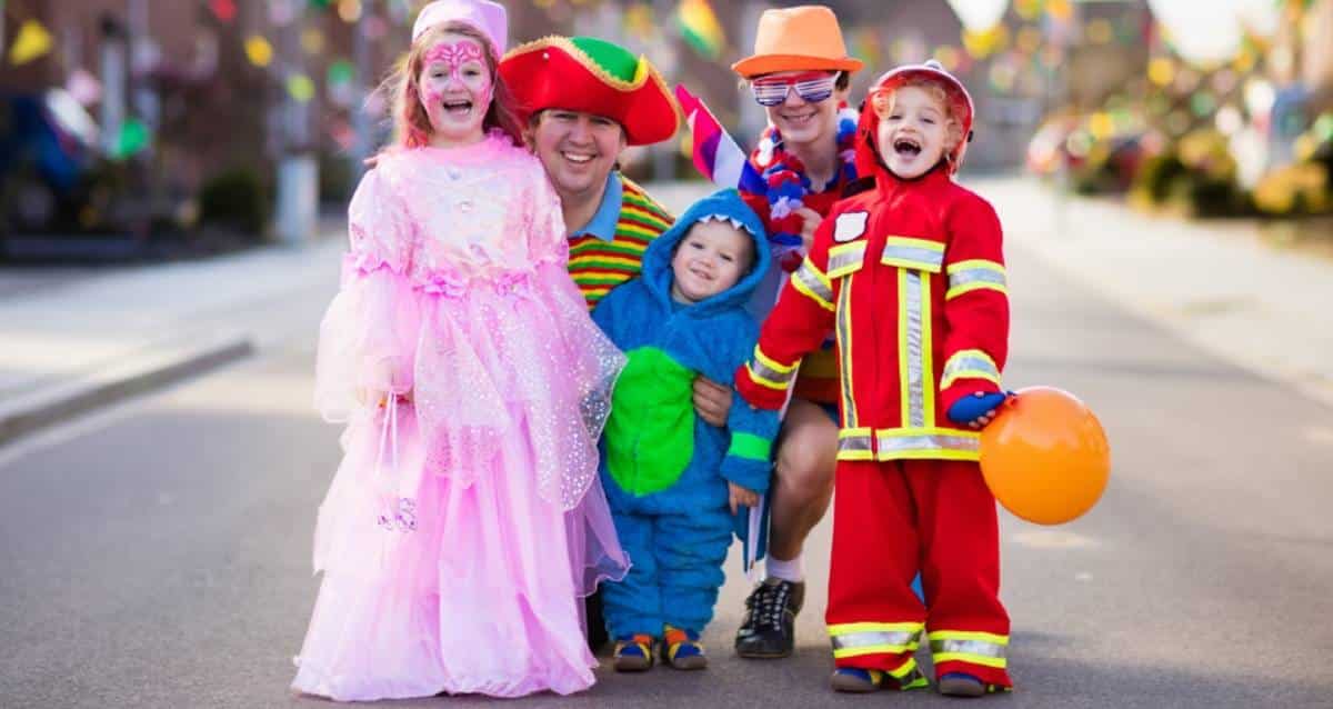 image of kids at halloween