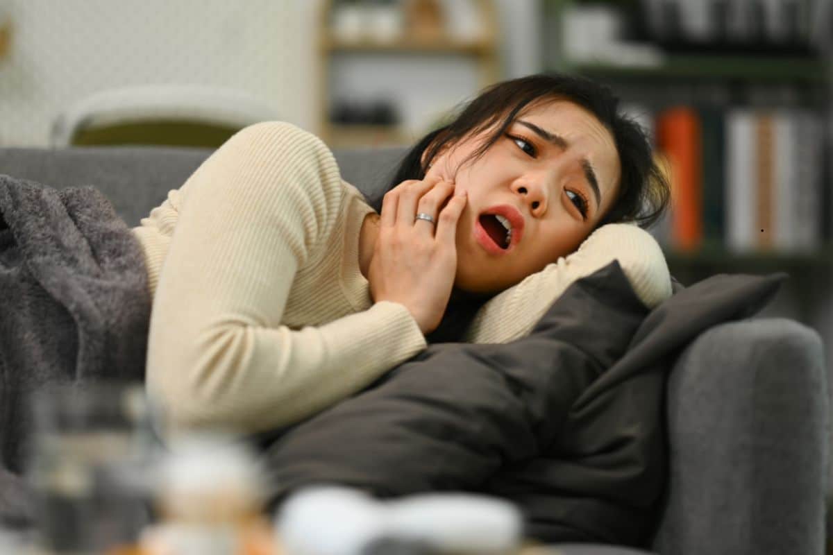 manage discomfort until you visit Seattle-dentist