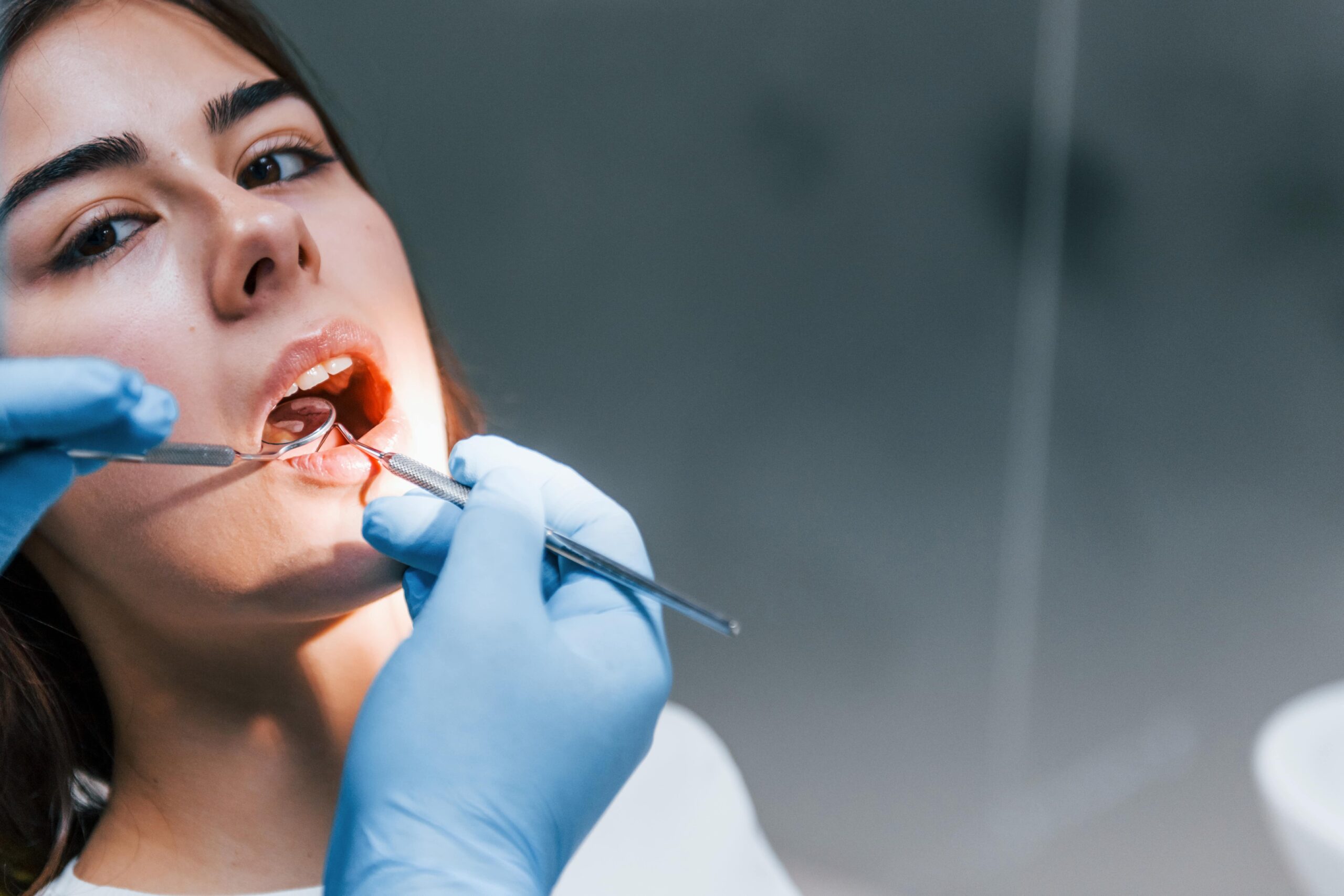 signs your dental crown needs replaced